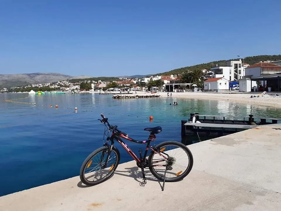 Dragazzo Apartment Trogir 0*,